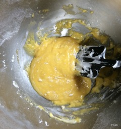 小麦粉を切るように