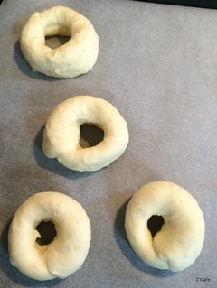 ベーグルを成型