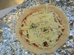 チーズをトッピング