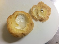 シュークリームをカット