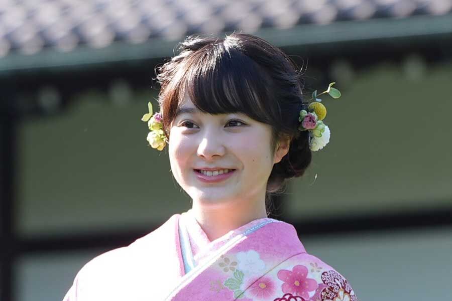 【明大】本田紗来学校名公表！スーツ姿で「楽単教えます」茶髪可愛い大学生デビュー