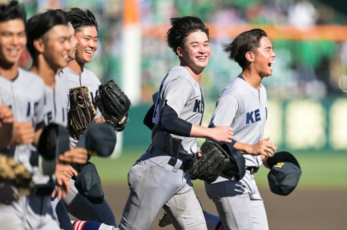 「慶応のスキャンダル大解剖！ブロガーが告白：髪を伸ばし、エンジョイ可愛いクラスメイトとの関係を暴露」