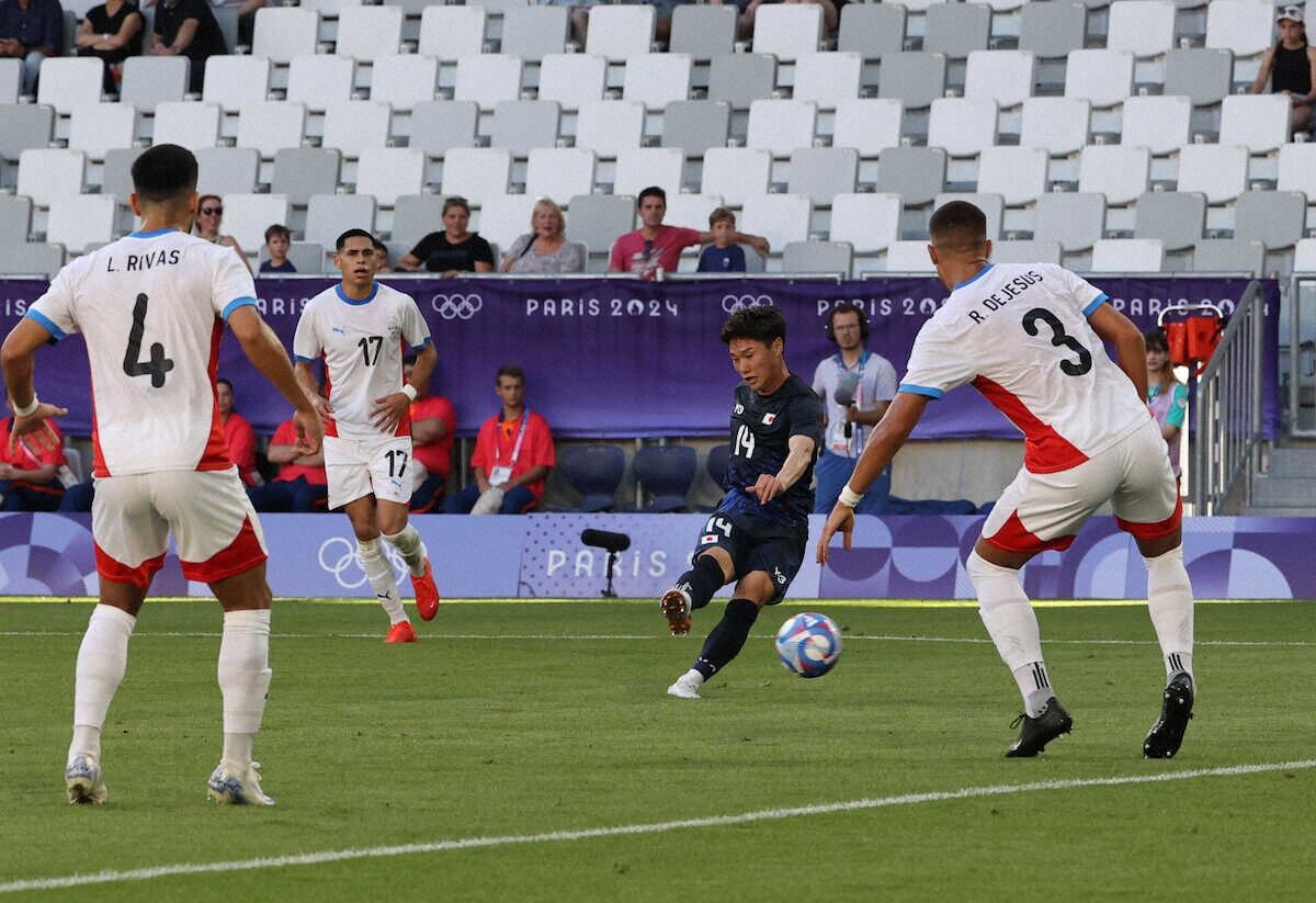 三戸と藤尾の活躍でパリ五輪サッカー男子が歴史的な5発開幕！