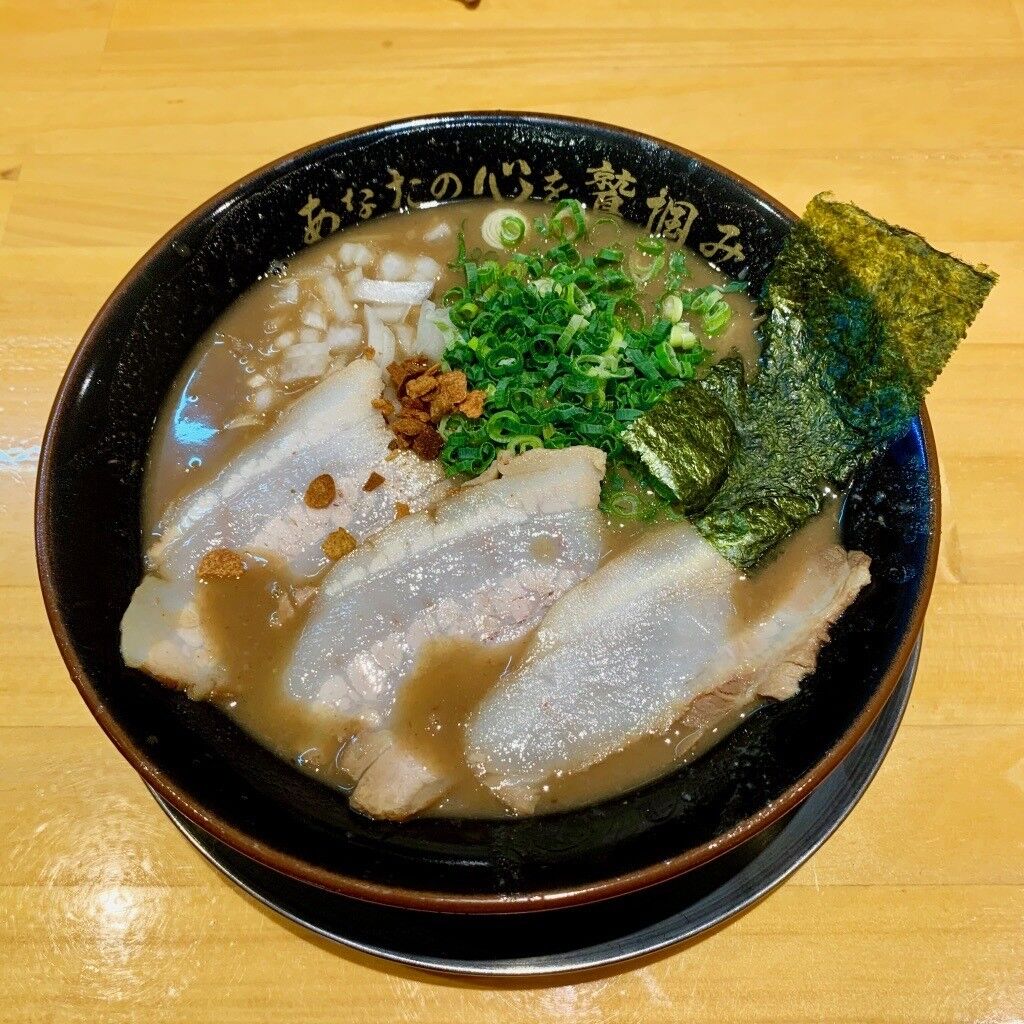 人気ラーメン店「あなたの心を鷲掴み」が18歳未満の入店お断り！その理由とは？