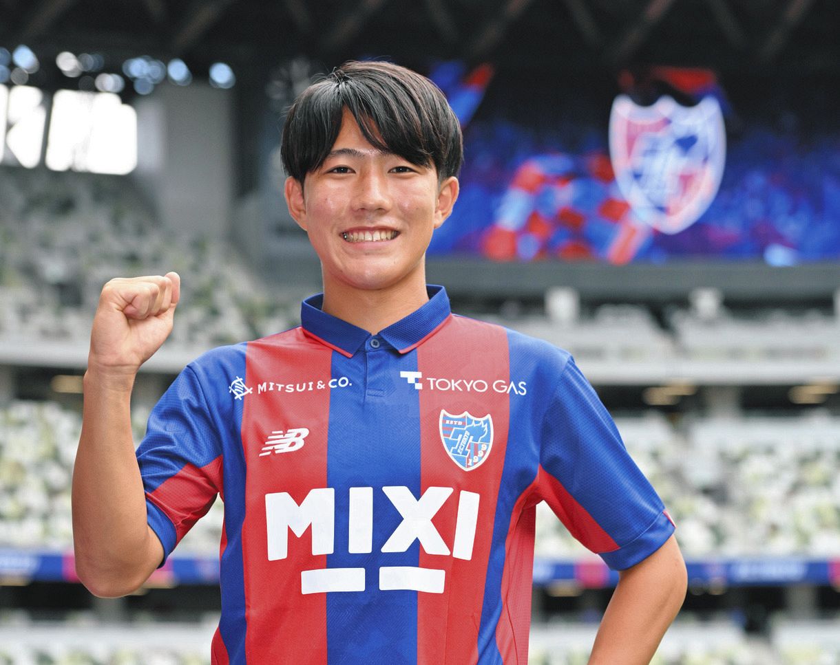 中国代表GKが「ヘイヘイ！」と煽りまくり！でも日本10番・佐藤は目もくれず…飛んだGKを冷静に仕留めた神PK【鳥肌】