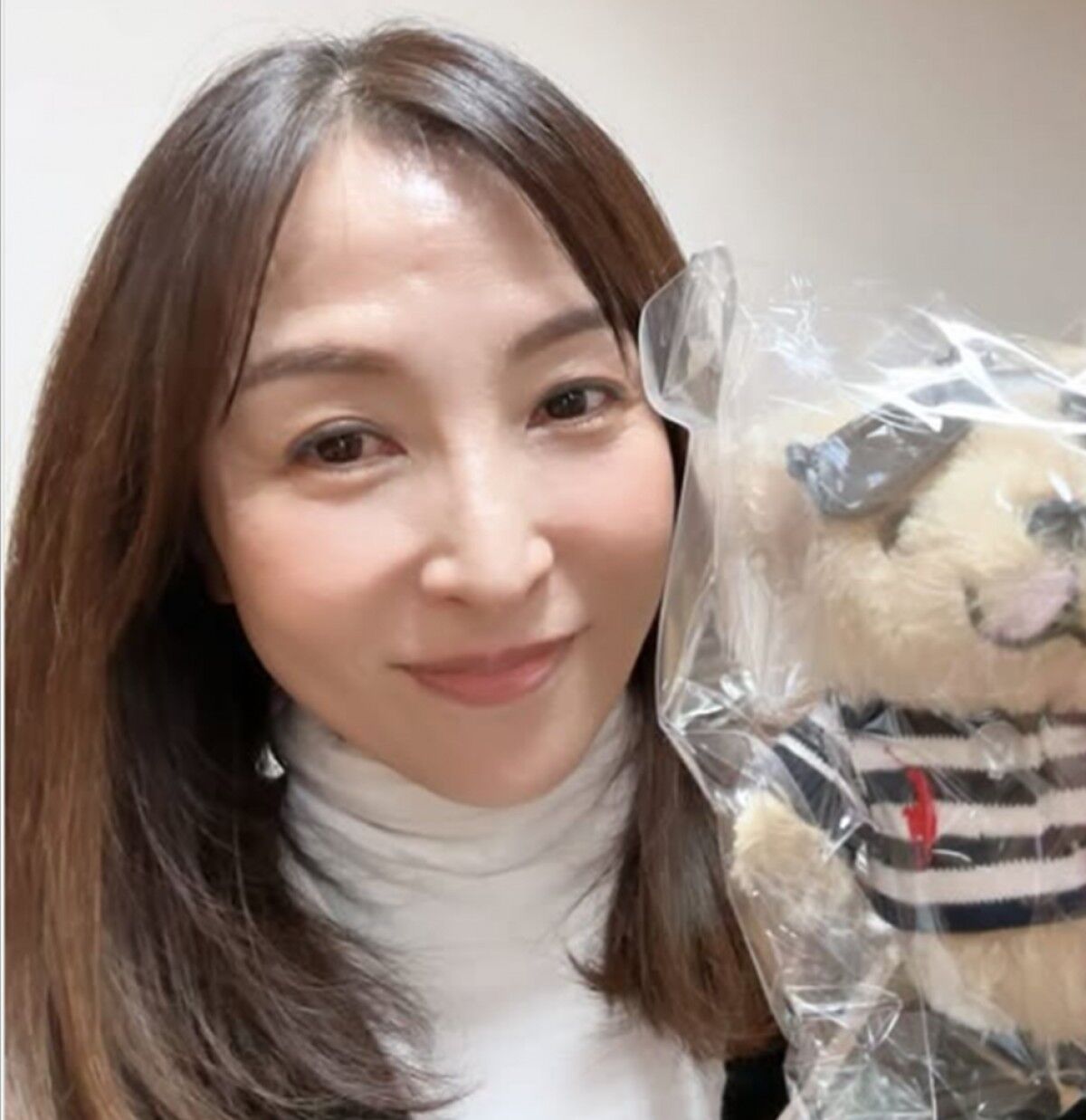【私の人生“第二章”！】かとうれいこ、27年ぶりの写真集発売！水着姿での魅力を再発見