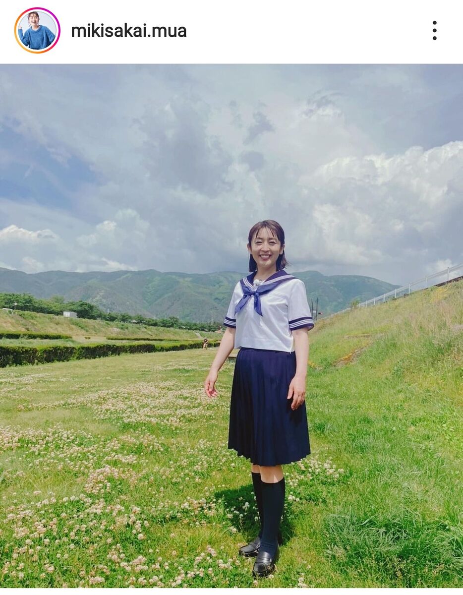 【芸能】 酒井美紀、29年の時を経て、女子高生から母親へ—変貌の物語