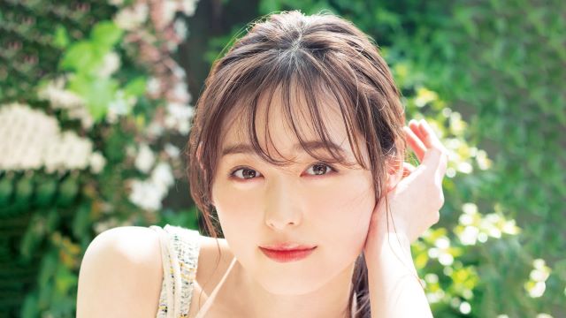【撮影中の驚きの出来事！？】ちょｗ福原遥の撮影中に空からブルーベリー降ってきたらしいｗｗｗ