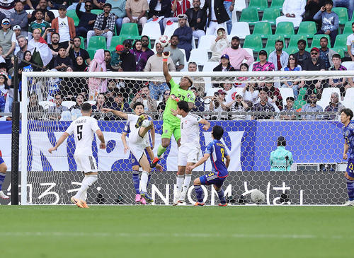 日本代表のGK鈴木彩艶が反省「2試合連続2失点、実力不足か？」