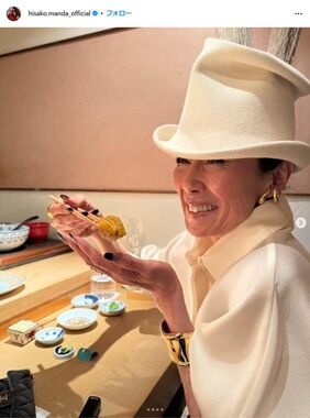 【芸能】喝采か波紋か？萬田久子の「手皿」食事が引き起こした話題