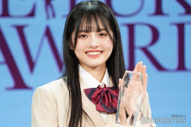 「制服美少女コンテストで輝く！高校2年生・雪明がグランプリに！」