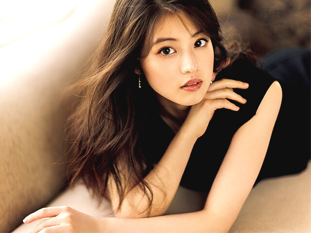 「ネット上で繁盛するアイコラ販売、今田美桜さんの合成写真で犯人逮捕！」