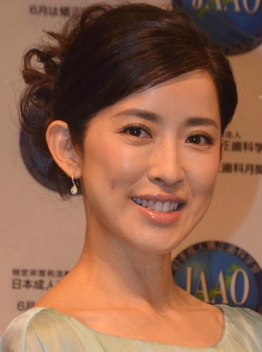 江口ともみ、機内ペット問題に思い「ペット同乗便の導入を提案」