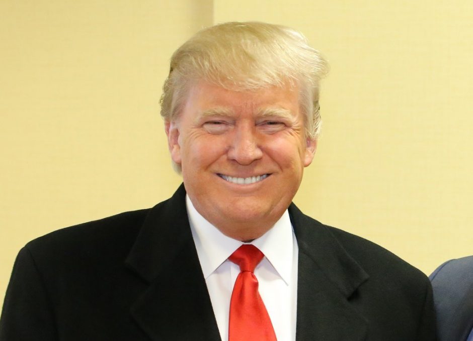 トランプ前大統領負けると不正を主張・・ とても先進国の選挙とは思えません。