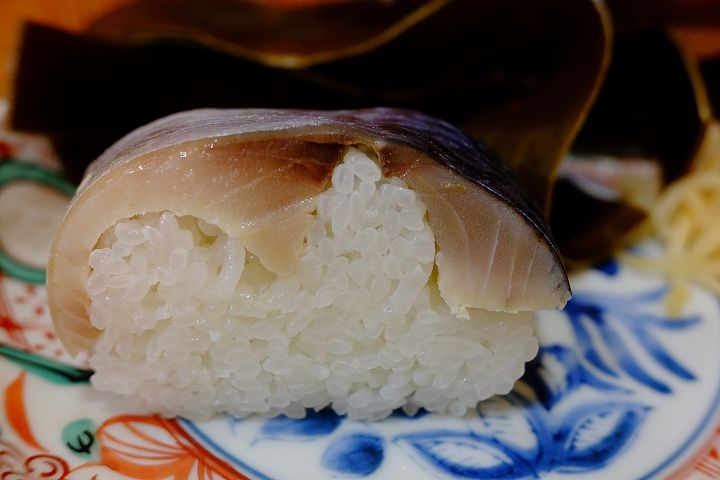 18年5月 京都鯖寿司食べ比べ いづう 祇園いづ重 じゅう 末廣寿司 どこ美味しいが中でも末廣の鯖寿司は最高 デリシオーソブログ