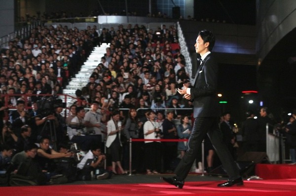 news_header_pusanshingodzilla_201610_02