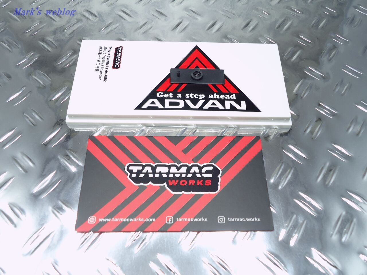 入手困難 限定品 シリアルカード付き Tarmac Works 1/64 RWB 930