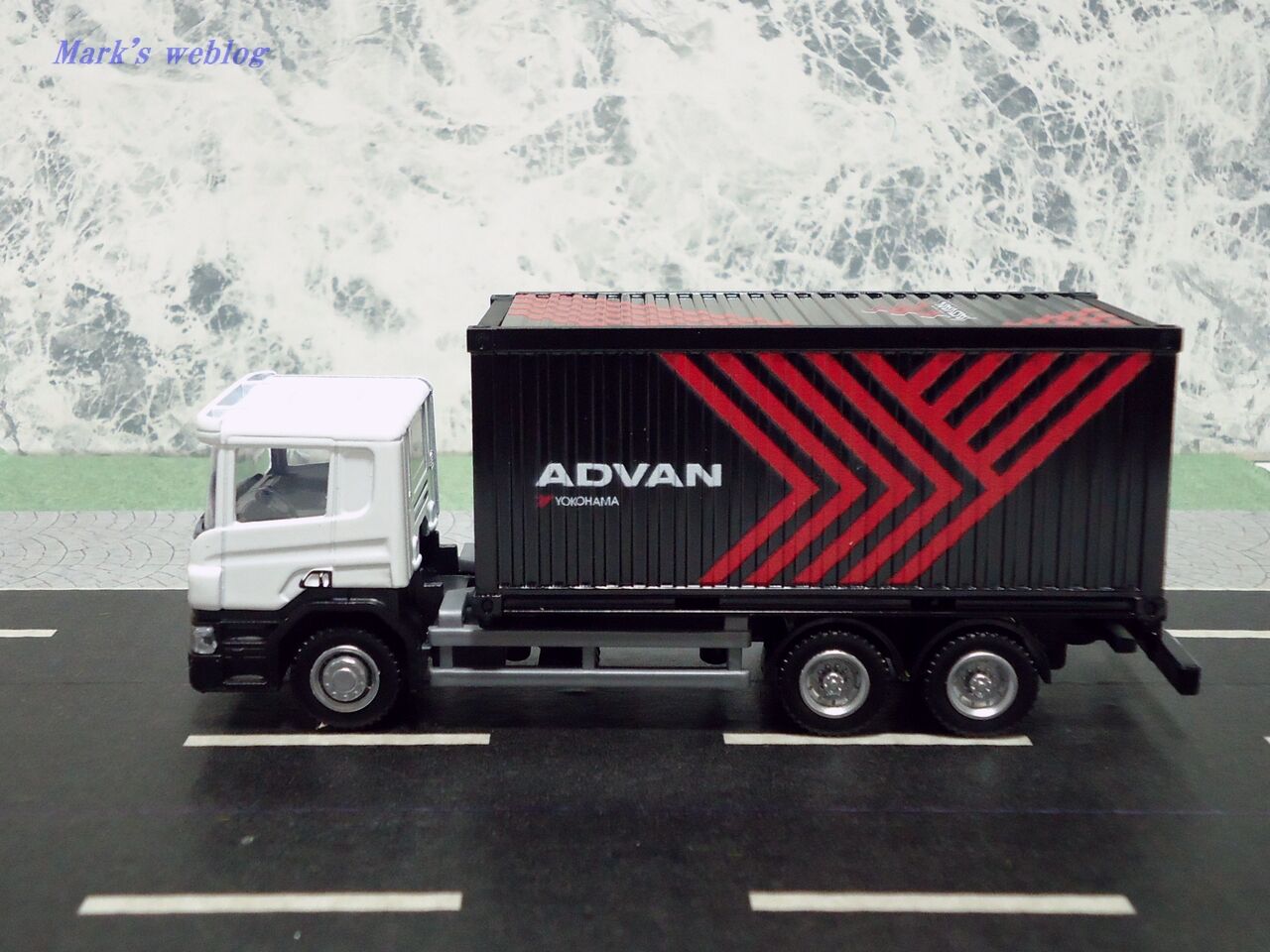 677】転写 ステッカー SCANIA スカニア 車 スウェーデン ロゴ 車
