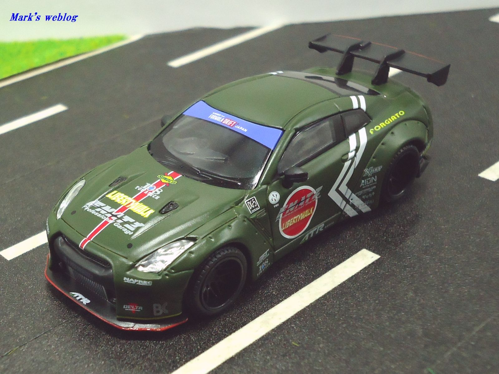 MINI GT GTR R35 スカイライン　6番　戦闘機仕様 1/64 MINI GT GTR R35 スカイライン 6番 戦闘機仕様 1/64
