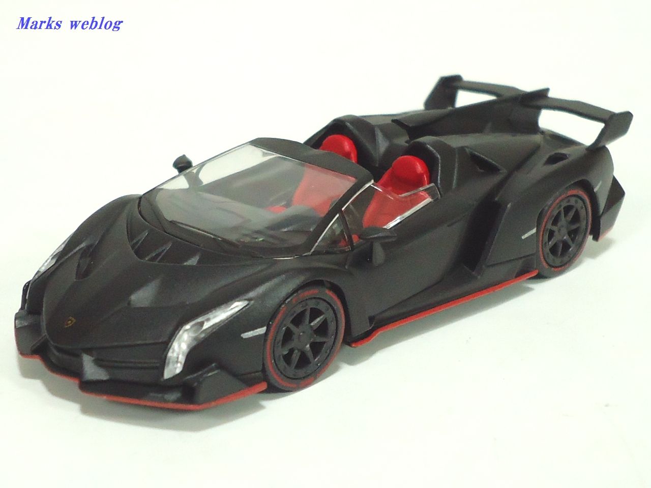 1/64 京商 ランボルギーニ・ヴェネーノ ロードスター カルワザ