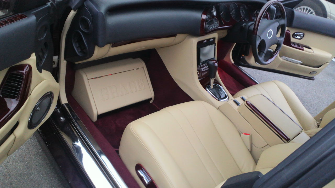 至高のセンティア 内装 ミスターy31シーマ荒川照仁のvip道