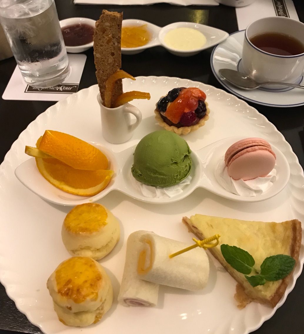 アフタヌーンティー初めはティーラウンジ ベルクール 神戸ポートピアホテル グレイス紅茶ギャラリー