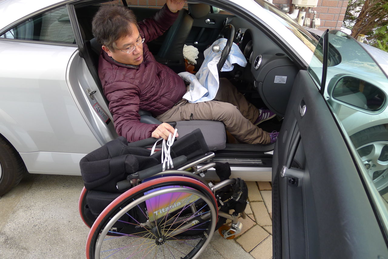 Audi Ttへ一人で移乗し 車椅子を積載する方法 痛くてかなわんかったが もう大丈夫だ Audi Ttへ一人で移乗し 車椅子を積載する方法 痛くてかなわんかったが もう大丈夫だ