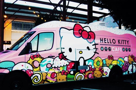 hello-kitty-convention-4