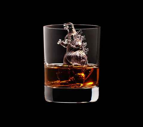 geeky-ice-cubes-3d-rocks-suntory-tbwahakuhodo-03