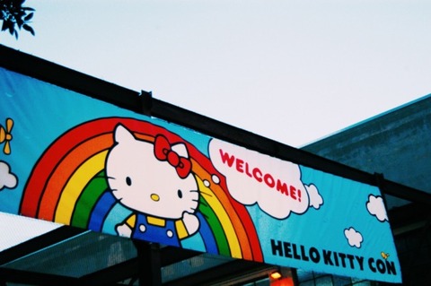 hello-kitty-convention-1-595x395