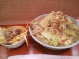 ラーメン 麺硬め ヤサイニンニク + 辛ネギ ラーメン 麺硬め ヤサイニンニク + 辛ネギ