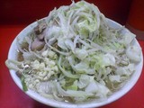 ぶた入りラーメン ヤサイニンニクカラメ ぶた入りラーメン ヤサイニンニクカラメ
