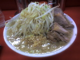 ぶた入りラーメン 麺硬め ヤサイニンニクカラメ ぶた入りラーメン 麺硬め ヤサイニンニクカラメ