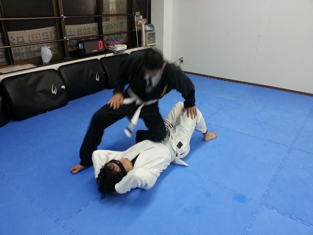 基礎運動を徹底的に 北浦和道場 2 3火曜日応用クラス 桑原幸一のブラジリアン柔術日記 基礎運動を徹底的に 北浦和道場 2 3火曜日応用クラス 桑原幸一のブラジリアン柔術日記