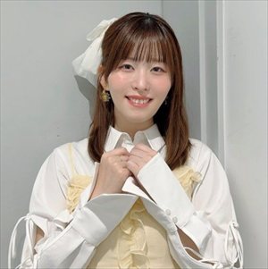 【悲報】数年前の石見舞菜香「わたし人見知りで～」 敵「まだ人見知りキャラとかやってんの？w」
