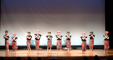 61繝輔Λ2蝗｣菴点1HowFarI'llGo