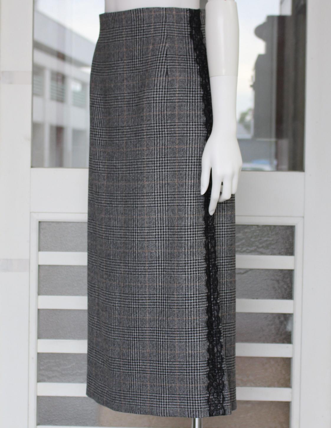 LOUNIE×Domaniコラボ レーステープ付チェックスカート : G R E A T
