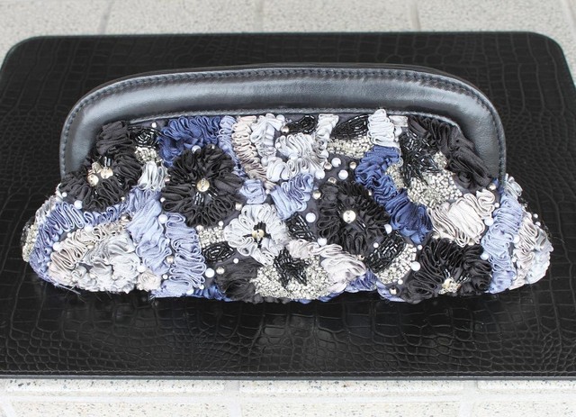 GRACE CONTINENTAL フラワーテープ刺繍クラッチ : G R E A T