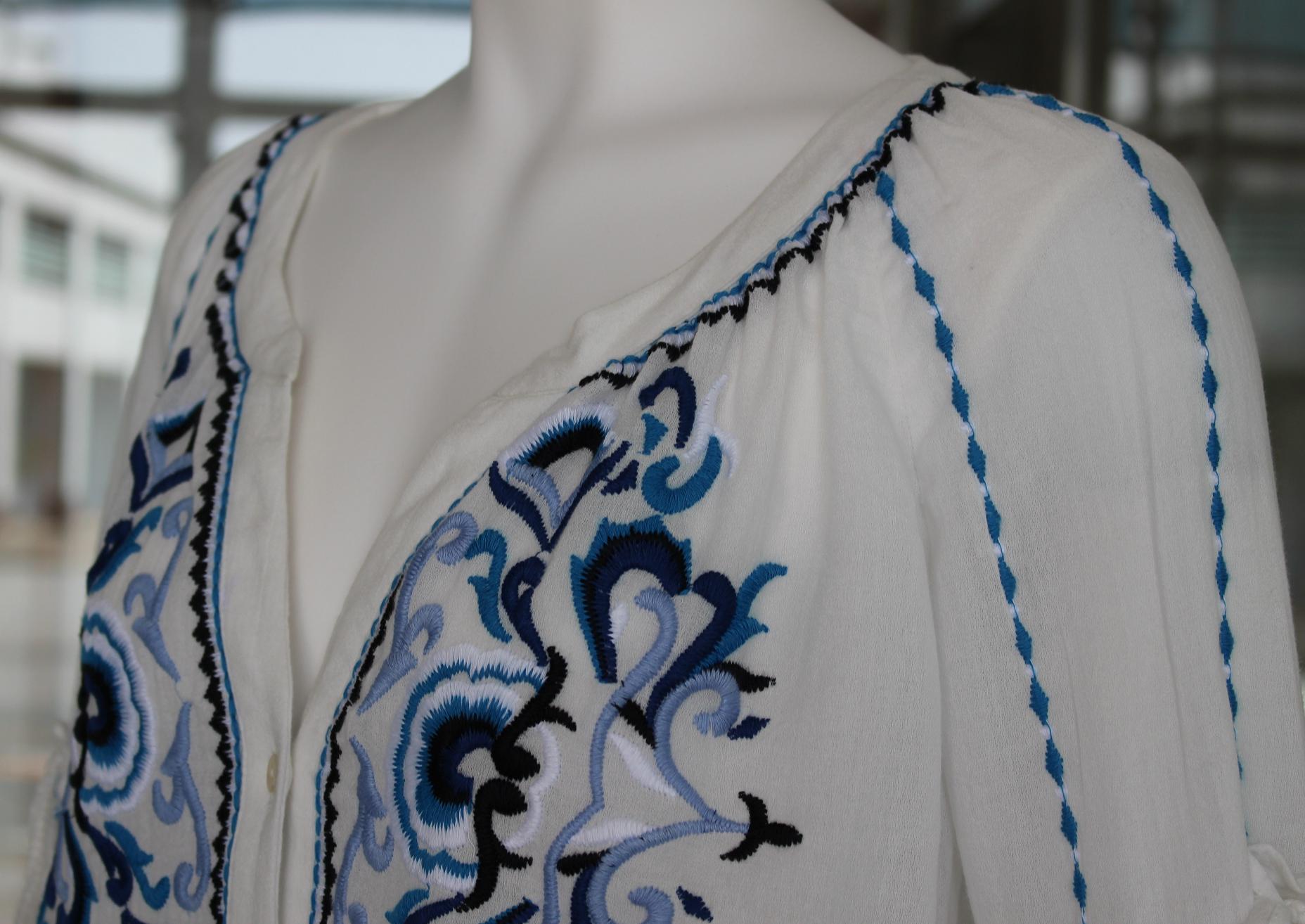 GRACE CONTINENTAL オーナメント刺繍ブラウス : G R E A T