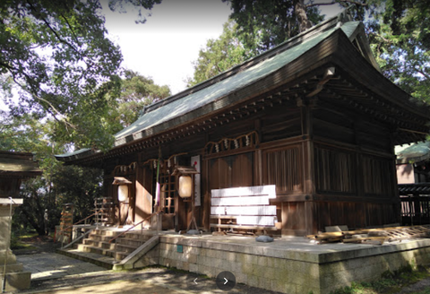 男神社拝殿