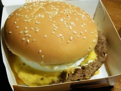 R0053198_マクドナルド月見バーガーと大月見_20120930