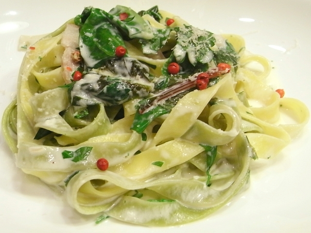 R0017607_葉物野菜のベーコンクリームパスタ_20090510