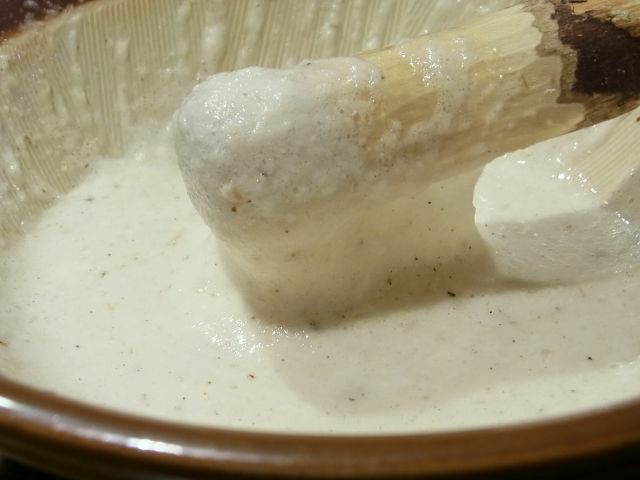 R0058527_山芋のとろろ汁のものすごい粘り_20131014