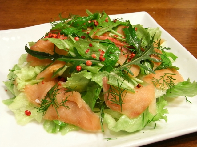 R0021356_サーモンと菜園野菜のサラダ_20091005