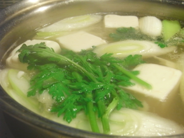 R0016434_夢にまで見た自家製春菊で鍋_20090410