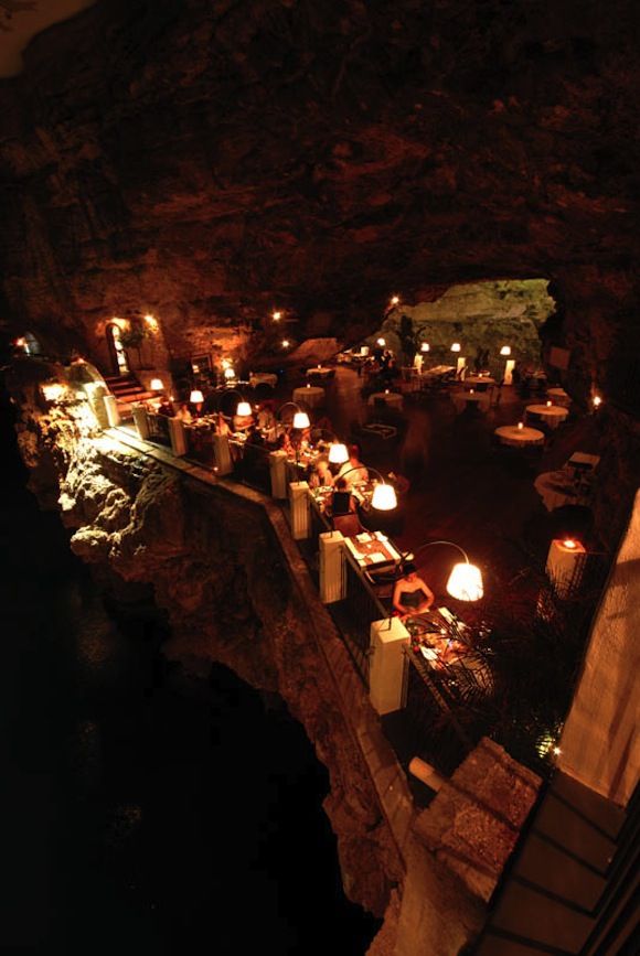 restaurant-in-cave-mosh07