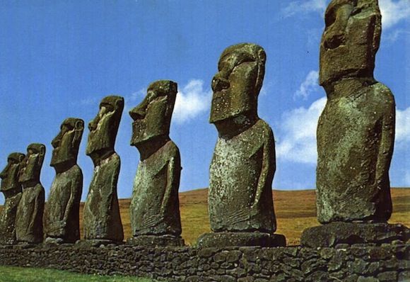 グレートライフ 古代からの謎 イースター島にいる巨大顔面石像 モアイ像 グレートライフ 古代からの謎 イースター島にいる巨大顔面石像 モアイ像