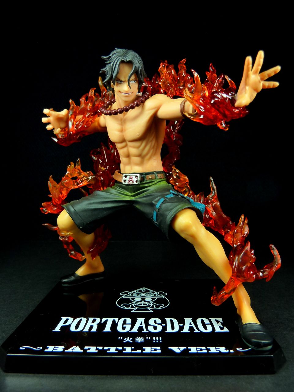 ポートガス.D.エース　フィギュア Amazon.co.jp: ポートガス・D・エース フィギュア 1/6スケール