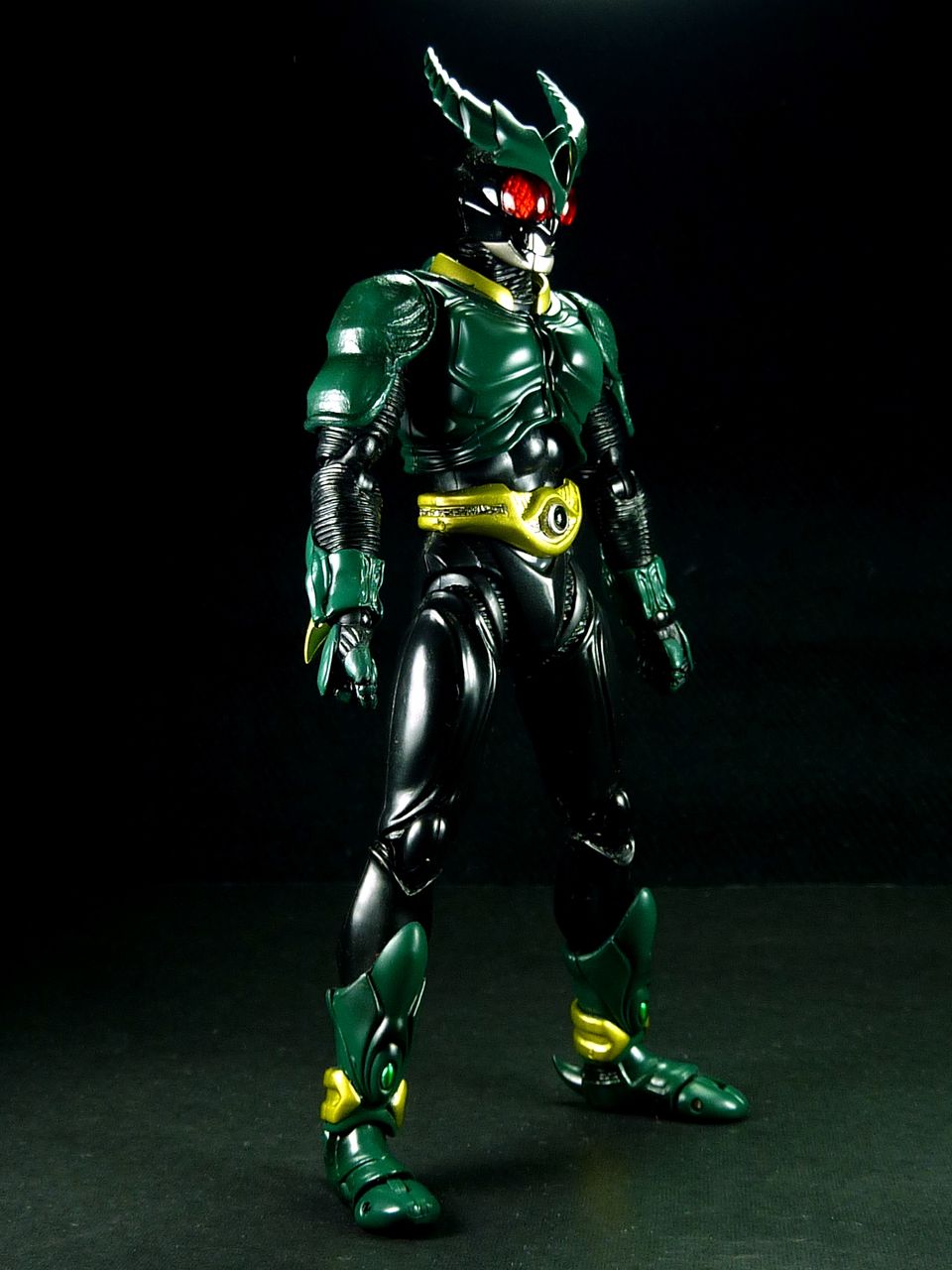 S.H.フィギュアーツ 仮面ライダーギルス レビュー : グレスケワールド