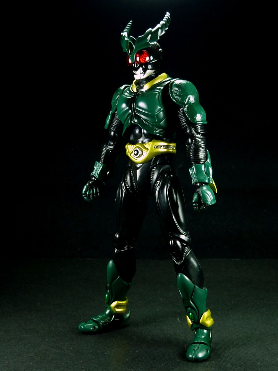 S.H.フィギュアーツ 仮面ライダーギルス レビュー : グレスケワールド